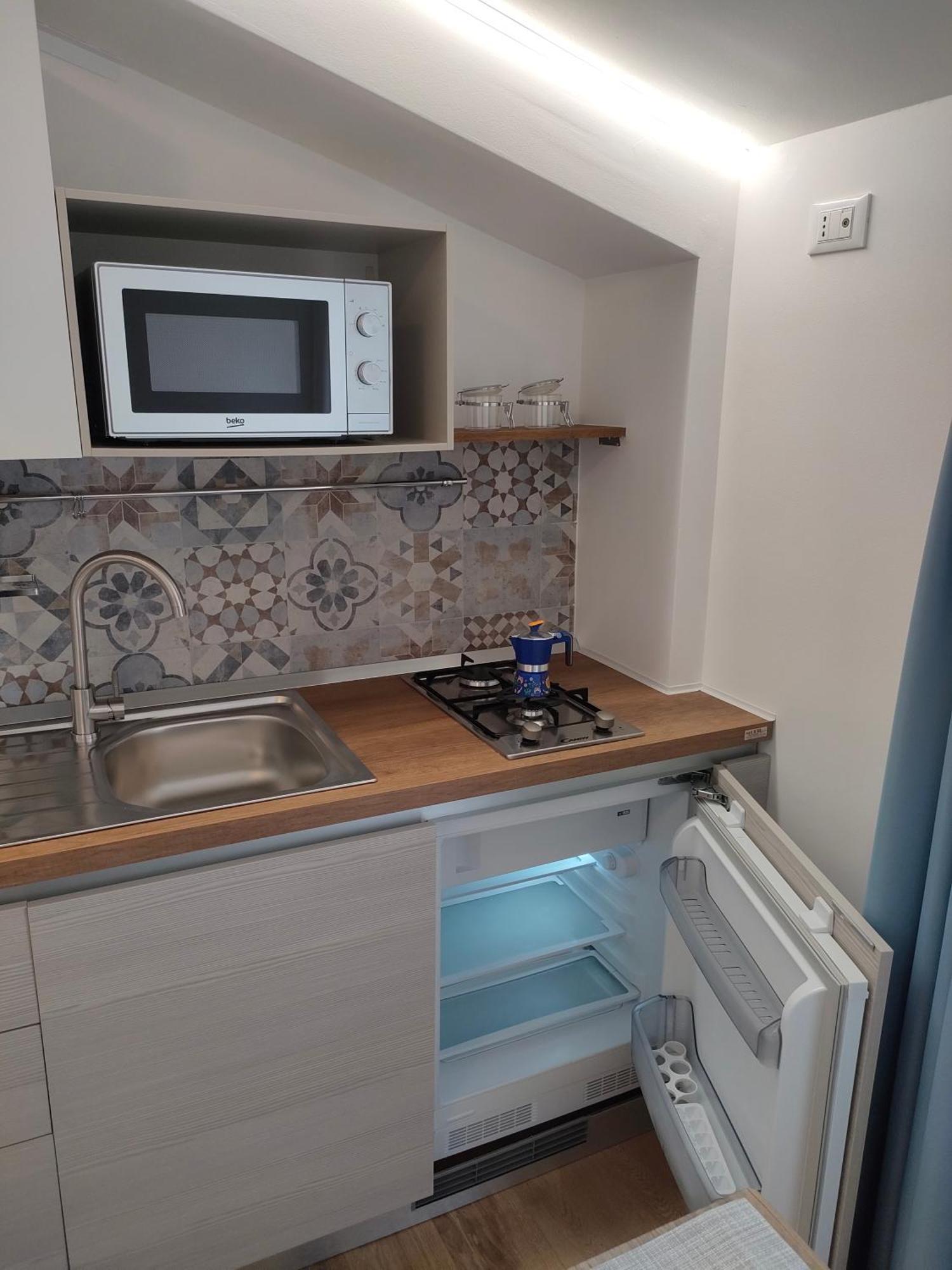Dh Studio Apartments Кастелламмаре-дель-Гольфо Екстер'єр фото