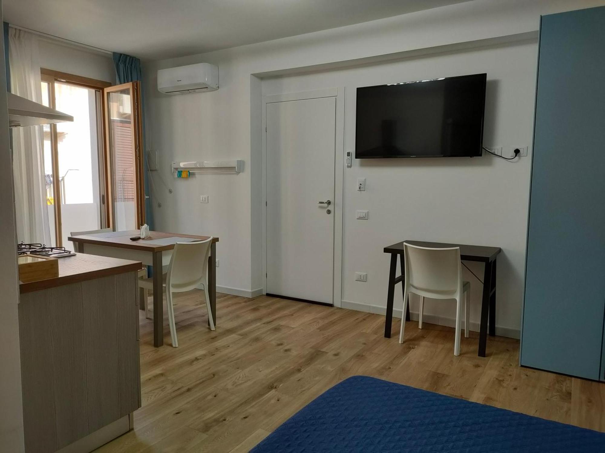 Dh Studio Apartments Кастелламмаре-дель-Гольфо Екстер'єр фото